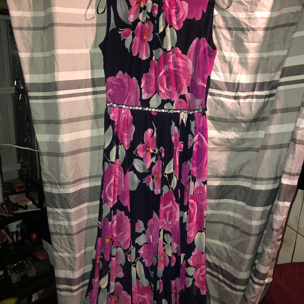 Long dress summer/ or wedding vey comfortable worn one time